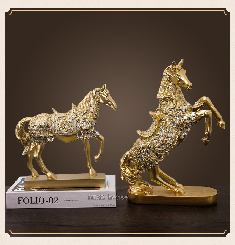 Ngựa vàng sơn tĩnh điện đính đá – quà tặng tân gia đẹp ý nghĩa