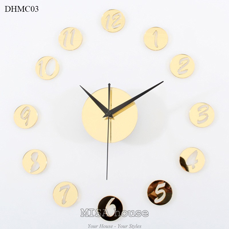 Đồng hồ mica treo tường trang trí phòng số đơn giản màu vàng phong cách hiện đại