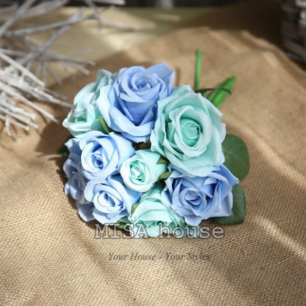 Bó hoa hồng trang trí tiệc màu xanh trời và xanh lá- hoa giả trang trí