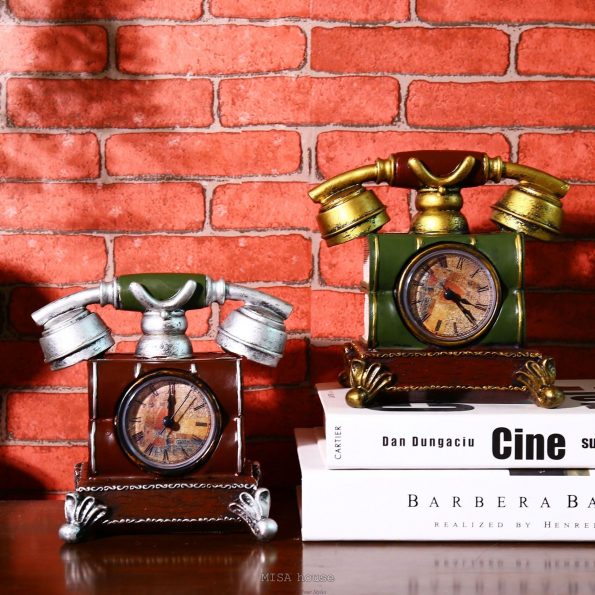 Đồng hồ để bàn mô hình điện thoại phong cách vintage trang trí