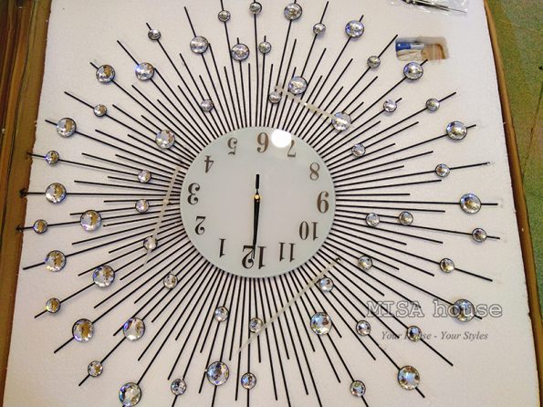 HÌnh thực tế của đồng hồ treo tường đẹp hình mặt trời đen 75cm đồng hồ đẹp giá rẻ quà tặng tân gia tphcm