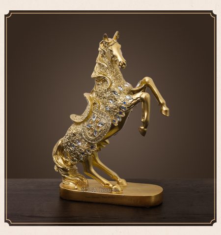 Tượng Ngựa tung vó vàng decor trang trí mã đáo thành công làm quà tặng tân gia khai trương ý nghĩa
