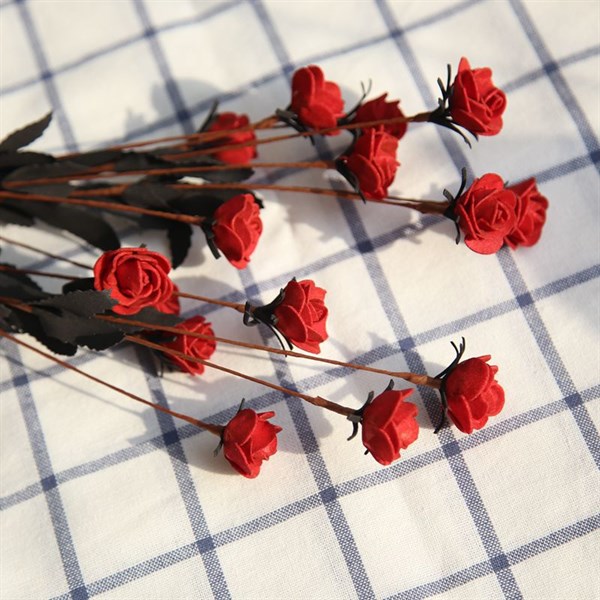 Hoa hồng nhí xốp màu đỏ