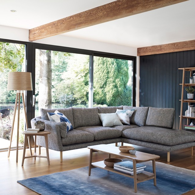 Sử dụng kết hợp đồ decor nội thất màu gỗ và màu xanh xám tạo không gian vừa đẹp hiện đại vừa tối giản cho căn hộ chung cư hoặc phòng khách.