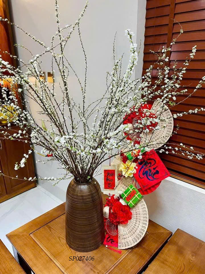 Bình hoa chuông 37cm nâu cổ điển cắm đào tuyết mai